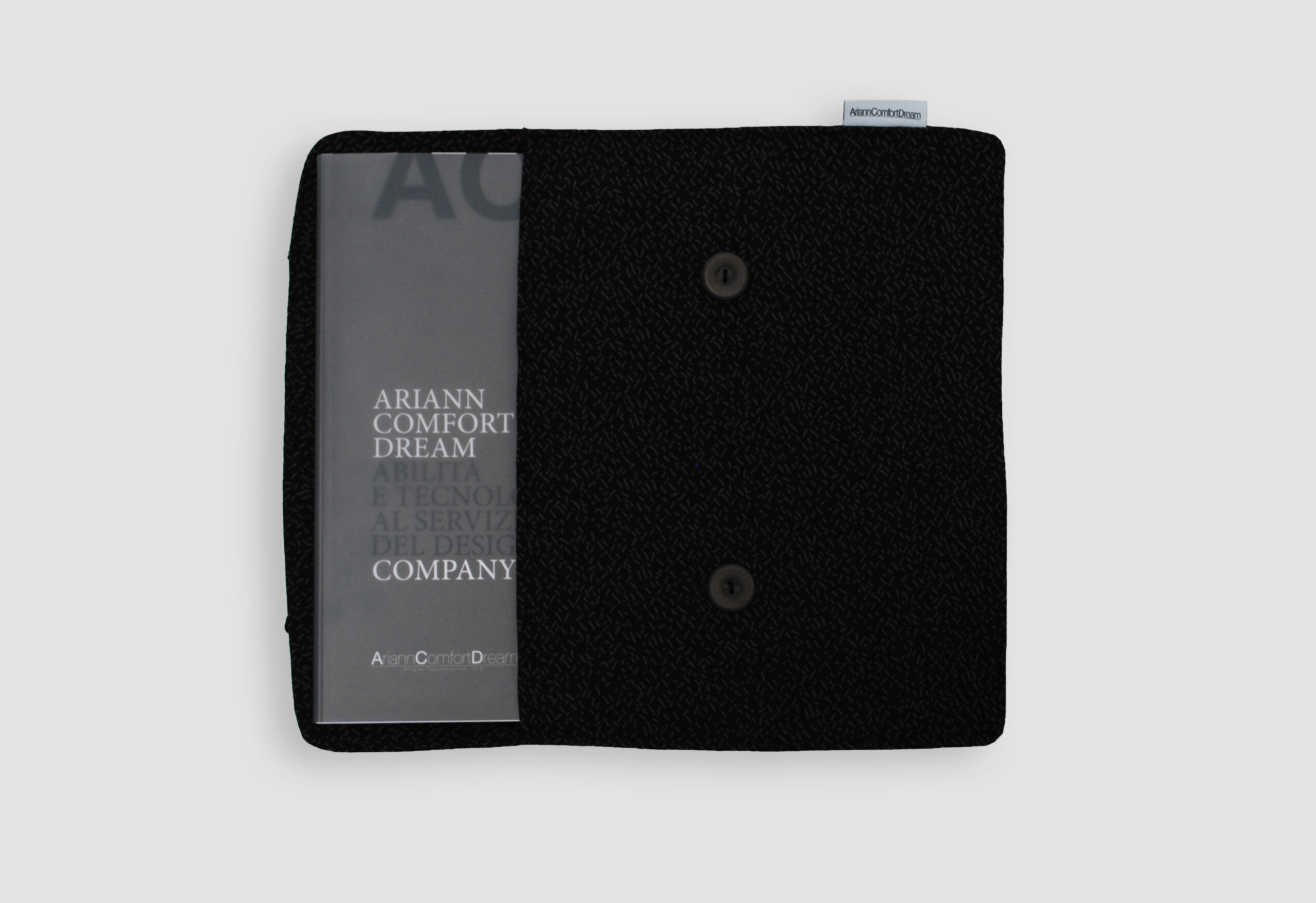 Romanoassociati_Behance_Foto_AriannCatalogo_cover_2